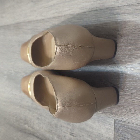 St. John Made in Italy Shoes - Picture 3 of 9